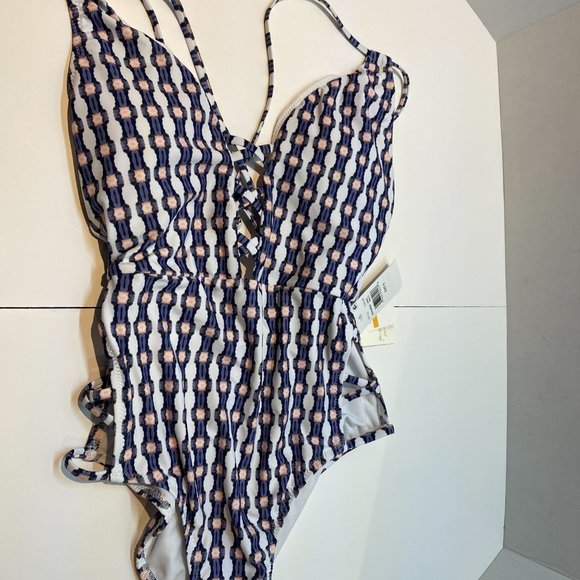 NWT Jessica Simpson Venice One Piece swimsuit - Picture 3 of 6